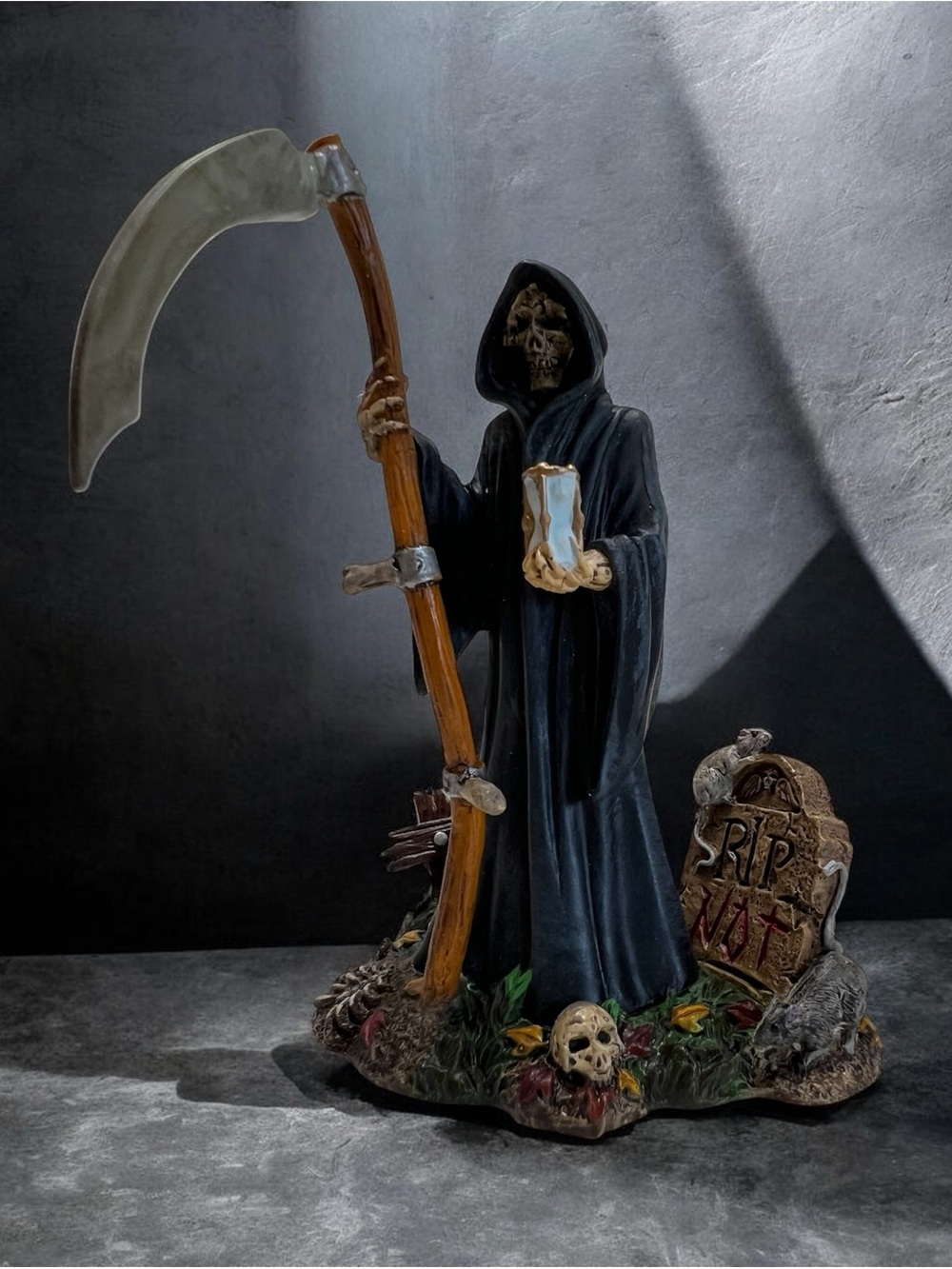 Dept 56 The Grim Reaper retired 2008 4” good condition